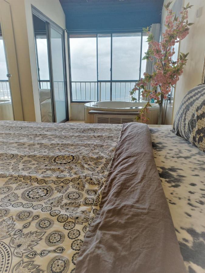 Panorama Bay View 3 Room Haifa Esterno foto